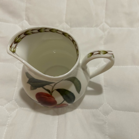 Fine bone China Queen’s (“Hookers Fruit”) creamer. Made in India - Picture 10 of 11